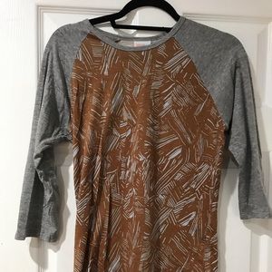 Medium lularoe randy 3/4 sleeves smoke free house